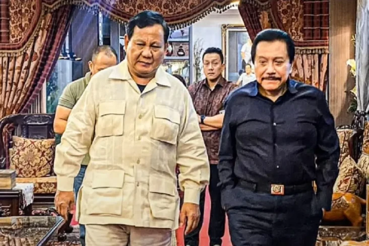 Prabowo Subianto Kunjungi...