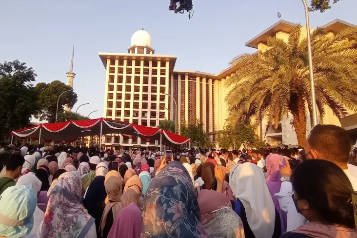 Raih Penghargaan dari...