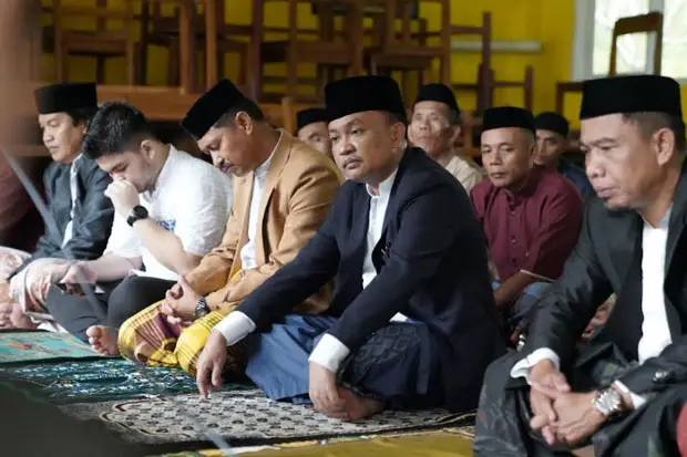 Ilham Azikin Ajak Warga...