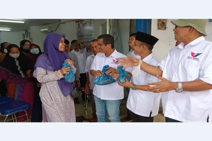 Perindo Bagikan Paket...