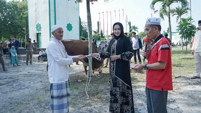 Bupati Winarti Kurban...