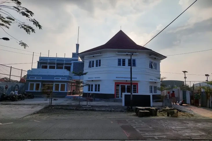 Jadikan Kantor Partai...