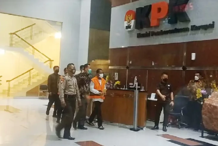 KPK Temukan Transaksi...