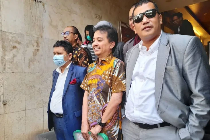 Roy Suryo Diperiksa...