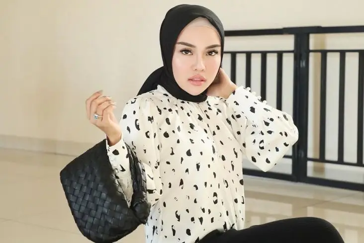 Lihat Medina Zein di...