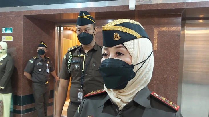 Kajati Jatim Ikut Sidangkan...