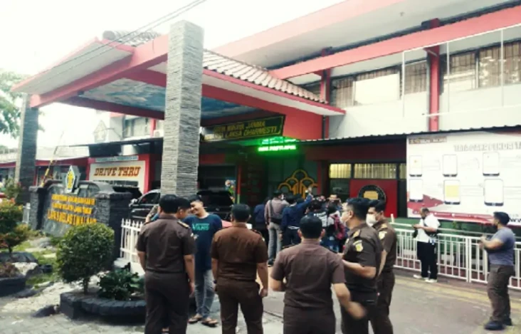 Pemilik SMA Selamat...