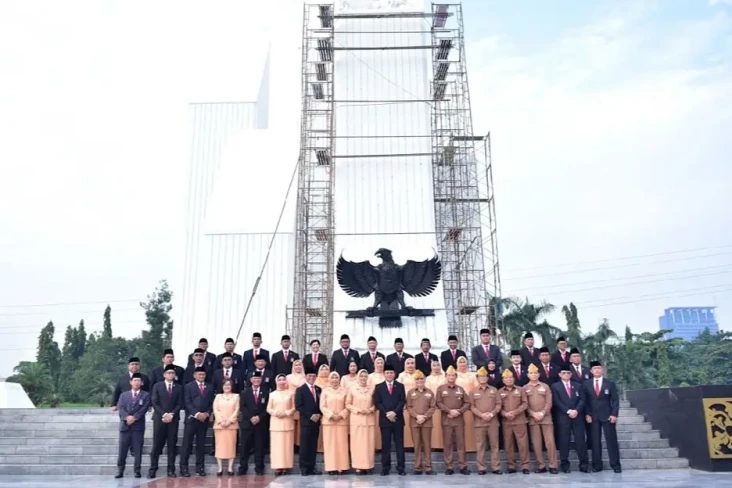 Hormati Jasa Pahlawan,...