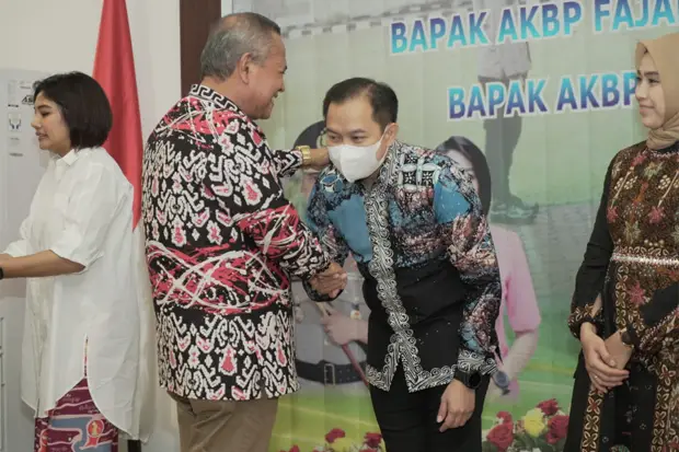 Bupati Luwu Puji Kinerja...