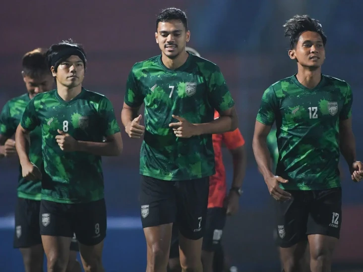 Arema vs Borneo FC:...
