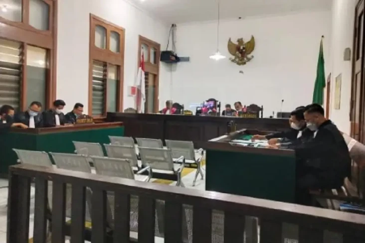 Sidang Perdana OTT Bupati...