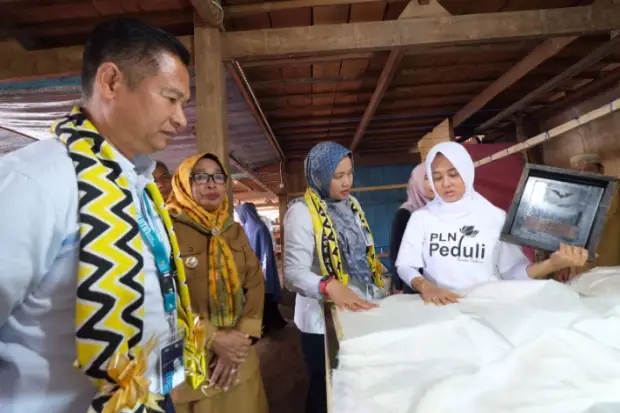 PLN Beri Pelatihan Sablon...