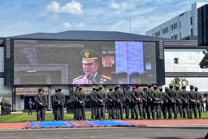 Penerimaan Perwira Muda,...