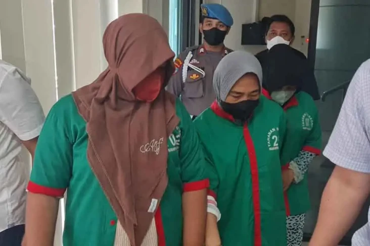 Emak-emak Pengedar Jaringan...