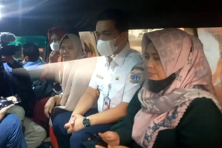 Angkot Khusus Perempuan...