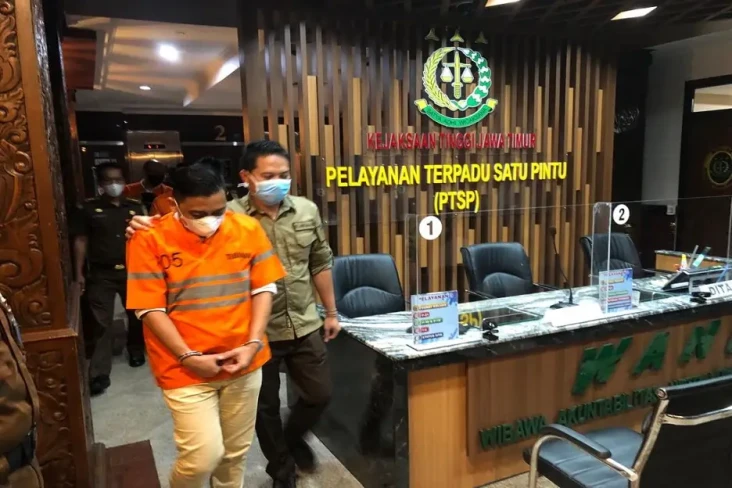 4 Tersangka Kredit Fiktif...