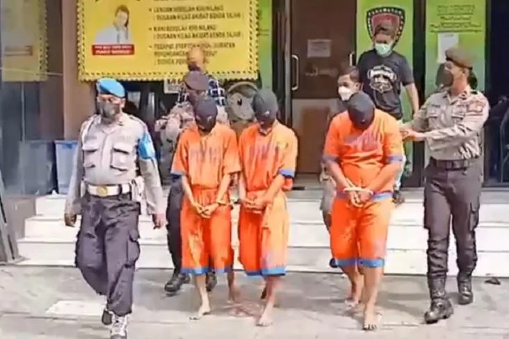 3 Ayah Tiri di Sidoarjo...