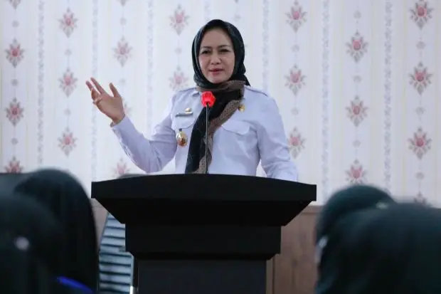 Bupati Winarti Beri...