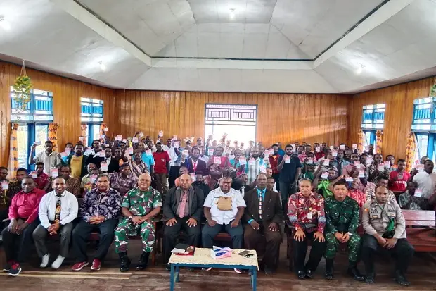 Bupati Asmat Membuka...