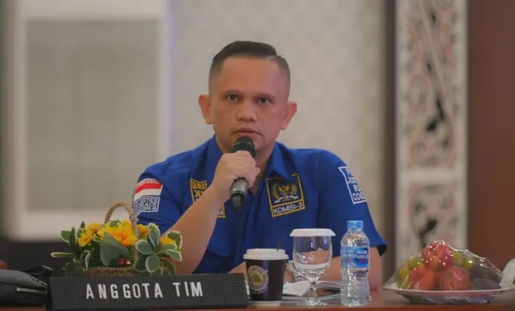 Anggota DPR Berinsial...