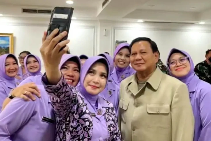 Dari Pose Kalem hingga...