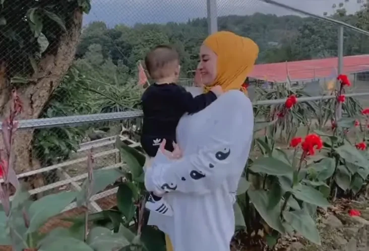 Hadapi Proses Perceraian,...