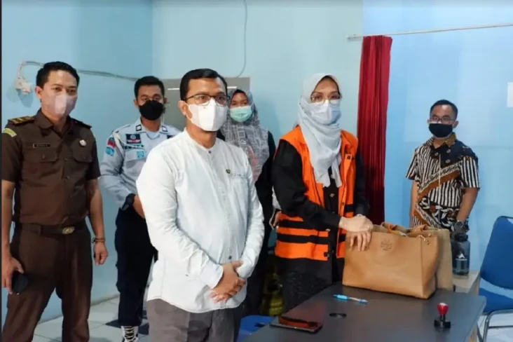 Dipindahkan ke Rutan...