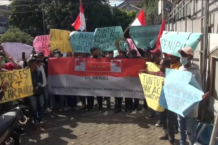 Massa Forum Merah Putih...