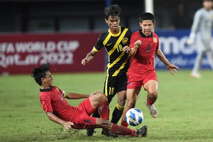 Laos Tebar Ancaman di...