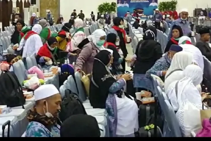 389 Jamaah Tiba di Asrama...