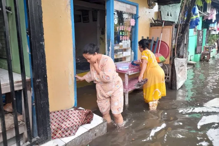 Banjir Masih Merendam...