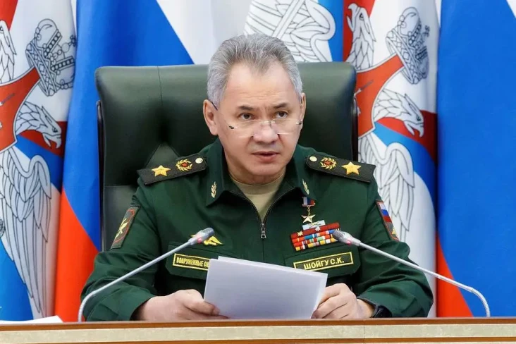 Menteri Pertahanan Rusia...