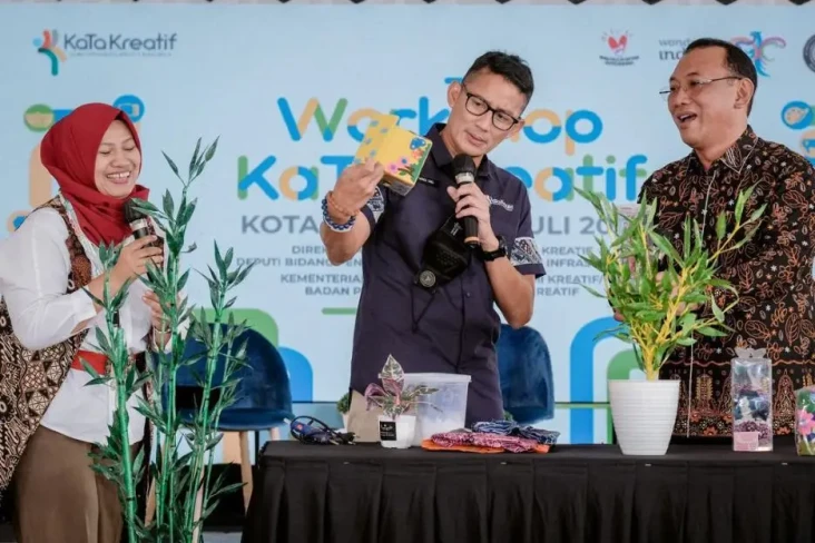 Berdayakan Emak-Emak,...