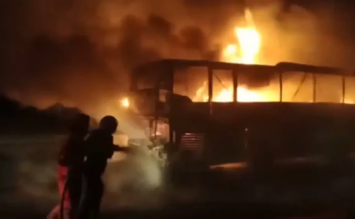 Bus Rosalia Terbakar...