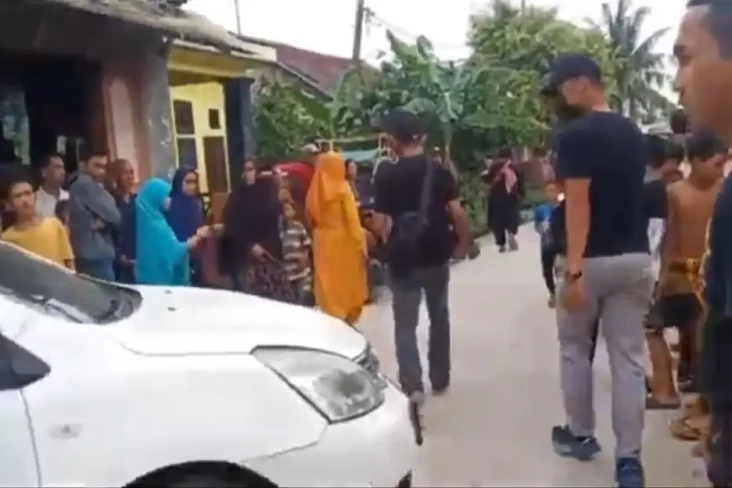 Mencekam! Polisi Gerebek...