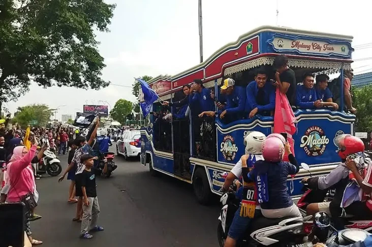 Trofi Piala Presiden...