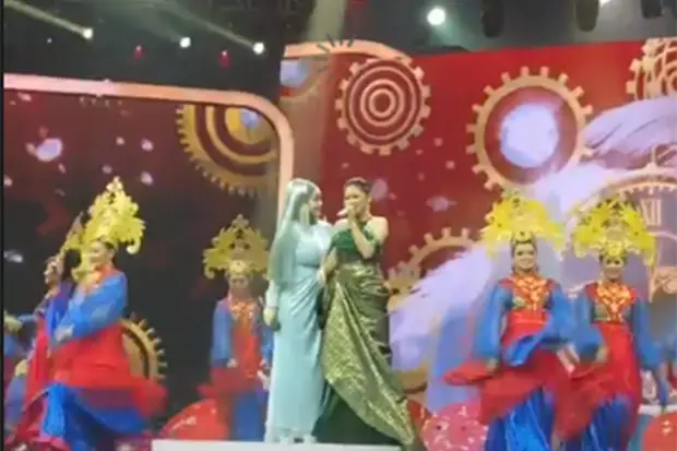 Duet dengan Iyeth Bustami,...