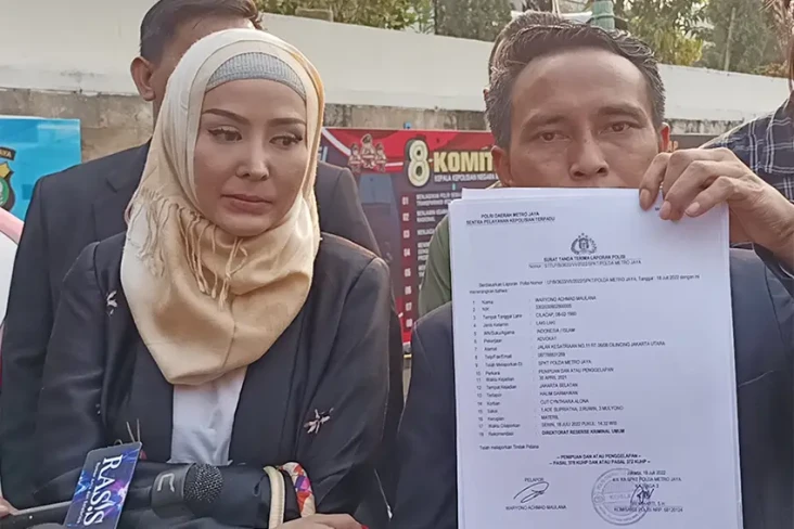 Chyntiara Alona Laporkan...