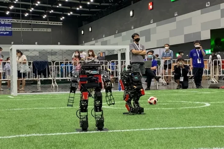 Tim Robot ITS Raih Juara...