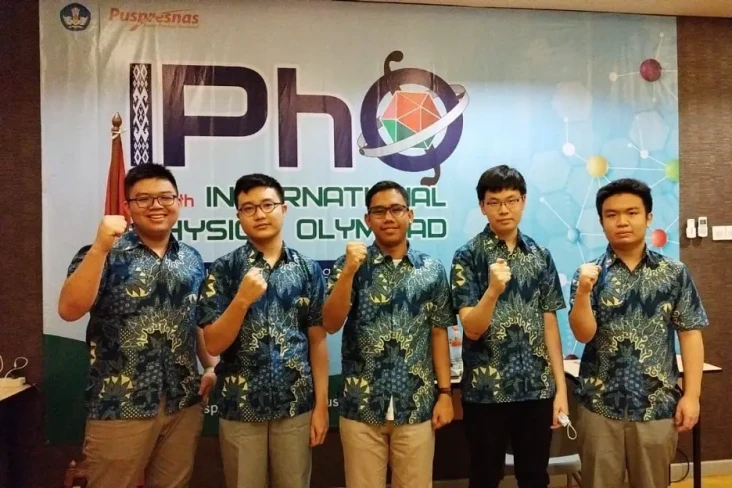 Pelajar Indonesia Sabet...