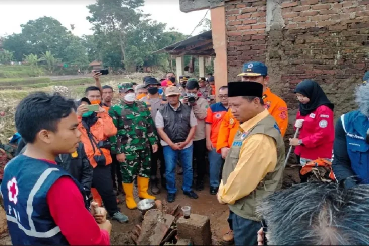 Imbas Banjir Garut,...