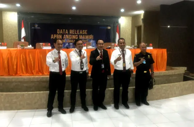 Penerimaan Pajak di...