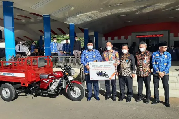 BNI Wilayah 07 Serahkan...