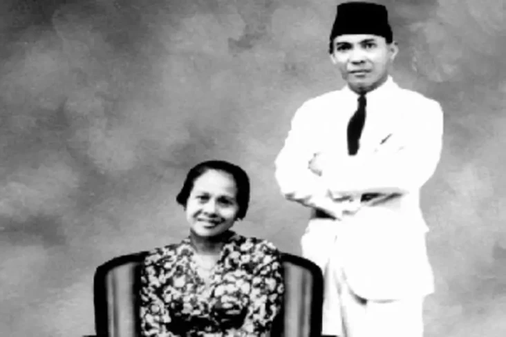 Profil Inggit Garnasih,...