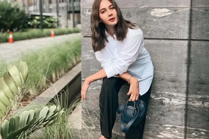 Paula Verhoeven Ikut...