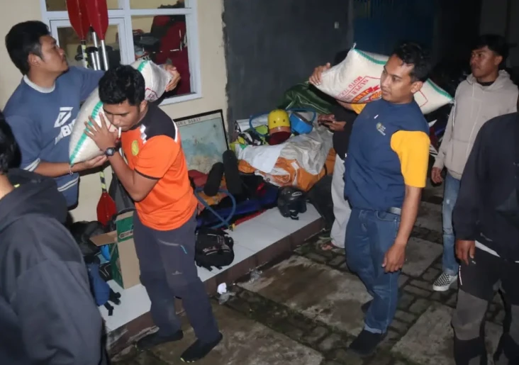 Ridwan Kamil Terjunkan...
