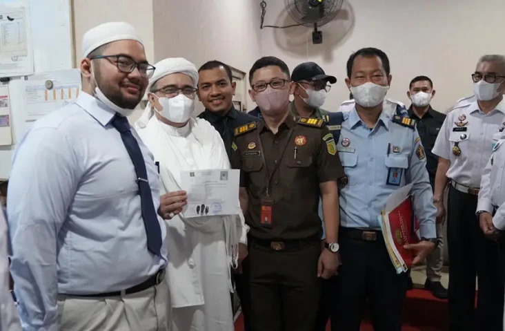 Jejak Kasus Habib Rizieq:...