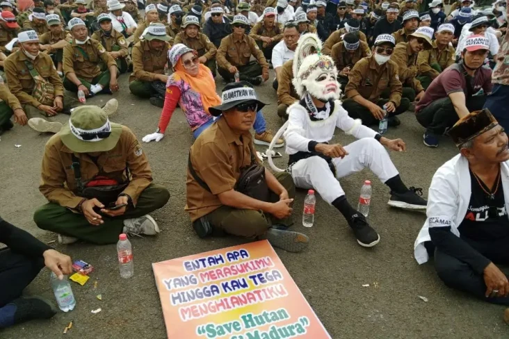 Gelar Aksi, Karyawan...