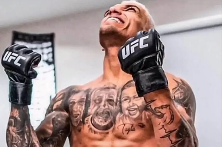 Charles Oliveira Disebut...