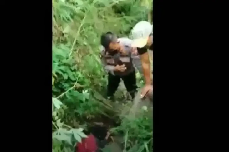 Pasuruan Geger, Perempuan...